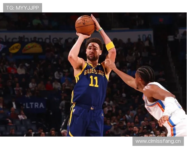 普尔借库里吸引掩护后拉开三分提升效率